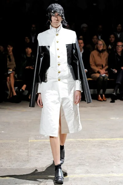 Look 7